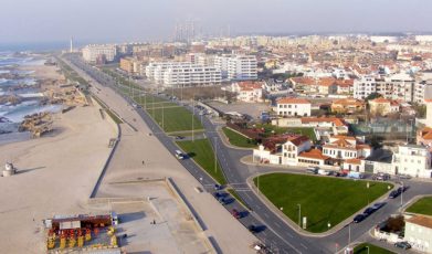 O habitante de Leça da Palmeira é LECEIRO ou LECENSE?