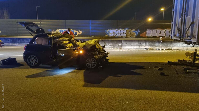 Acidente entre camião e ligeiro faz um ferido grave em Leça da Palmeira