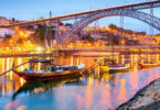 Ponte sobre o Rio Douro (Porto) e Barco Rabelo