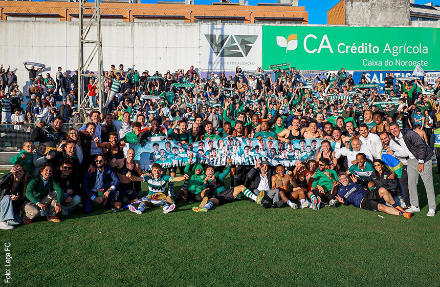 Leça FC festeja subida à Liga 3